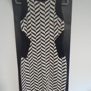 METAPHORE CHEVRON FITTED DRESS WITH  SIDE BLACKOUTS